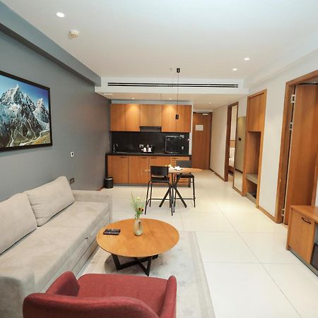 Hotel The World Surat Exterior foto